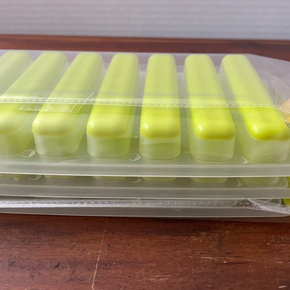 *NIP* 3 Pack Ice Stick/Cube Tray, Thin & Long for Sports/Water Bottles Silicone - Picture 9 of 13